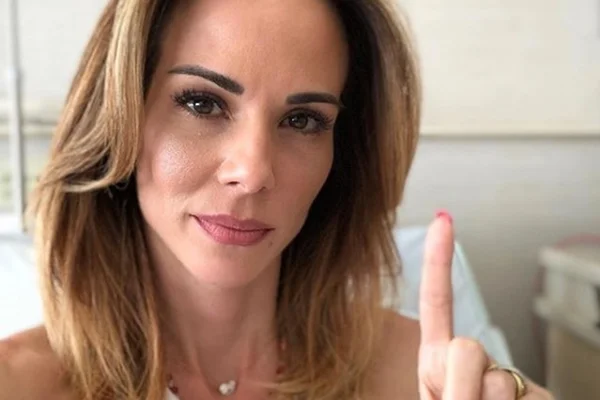 Ana Furtado passa por primeira sessão de quimioterapia