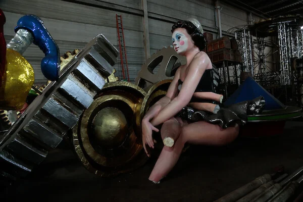 Crise no barracão: a luta na Cidade do Samba pelo Carnaval do Rio