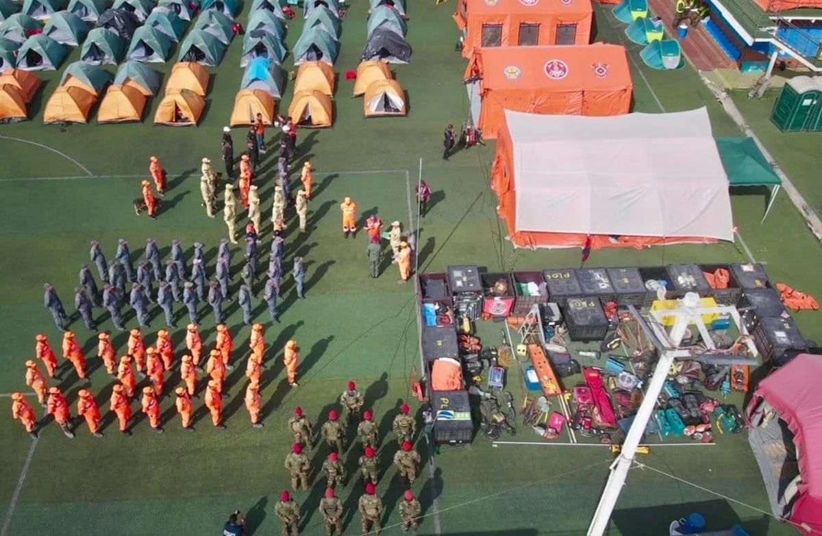 As equipes concentraram os trabalhos de busca e salvamento urbano nas localidades de Caraballeda e Punta Caraballeda, próximas a La Guaira As equipes concentraram os trabalhos de busca e salvamento urbano nas localidades de Caraballeda e Punta Caraballeda, próximas a La Guaira