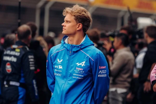 F1: reserva da Alpine é alvo de autoridades após faltar a exames militares - destaque galeria F1: reserva da Alpine é alvo de autoridades após faltar a exames militares - destaque galeria