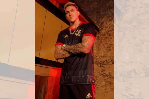 Motorista de transportadora é preso suspeito de distribuir camisa do Flamengo