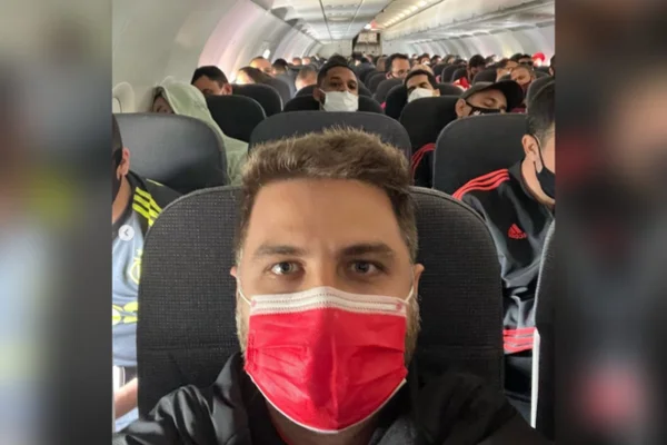 Libertadores faz prefeito filho de Garotinho pedir desconto no salário