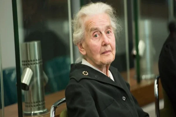 Imagem colorida de Ursula Haverbeck, a "vovó nazista" - Metrópoles