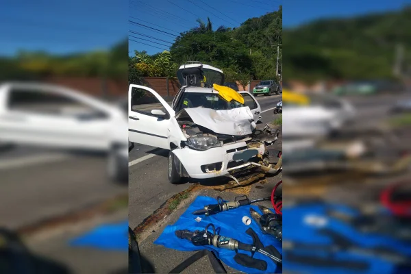 Resgate de neta e avó mobiliza 12 bombeiros em Santa Catarina