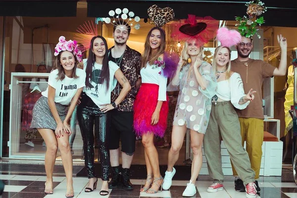 Q.U.A.D.R.A dá boas-vindas ao Carnaval com festa colorida