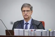 A Primeira Turma do Supremo Tribunal Federal (STF) retomou, na manhã desta terça-feira (21/10), o julgamento do núcleo 4, conhecido como o grupo de desinformação, no âmbito do processo referente à tentativa de golpe de Estado após as eleições de 2022. No total, são sete réus acusados pela Procuradoria-Geral da República (PGR) de propagar notícias falsas sobre as urnas eletrônicas.
