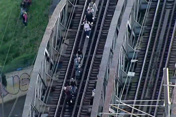 metrô reforça operação falha linhas