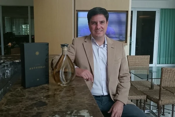 Advogado produz cachaça premium em um quintal do ParkWay