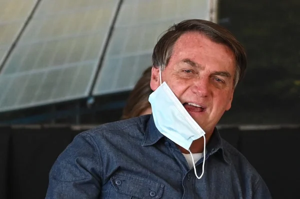 Bolsonaro diz que ninguém é obrigado a tomar vacina contra Covid-19