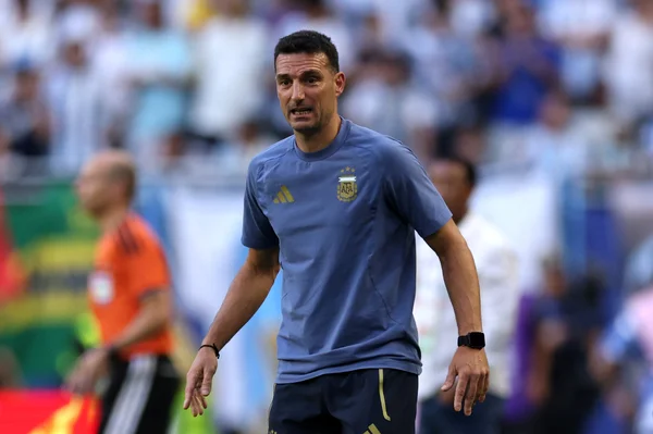 Contra Cabo Verde, Scaloni chegou aos 100 jogos pela Argentina
