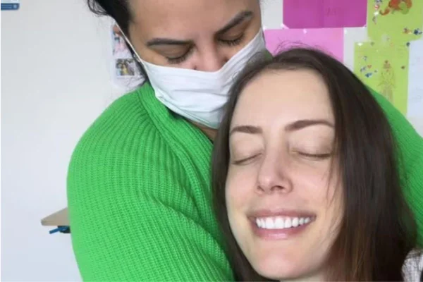 Fabiana Justus faz declaração emocionante para enfermeira: “Anjo”