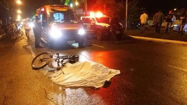 Farol alto atrapalha visão e motorista mata idoso atropelado no MS