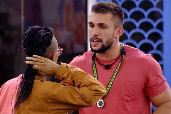 Arthur Picoli e Karol Conká