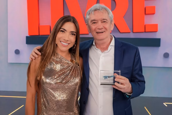 Patricia-Abravanel-e-Serginho-Groisman Serginho Groisman polemiza ao dar “invertida” em Patrícia Abravanel