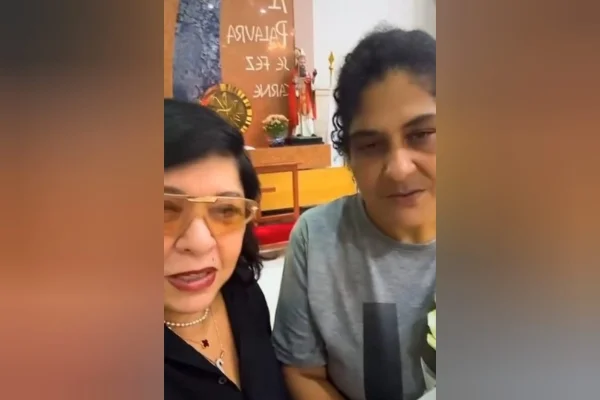 Roberta Miranda vai à missa de sétimo dia de Tainara Souza - Metrópoles