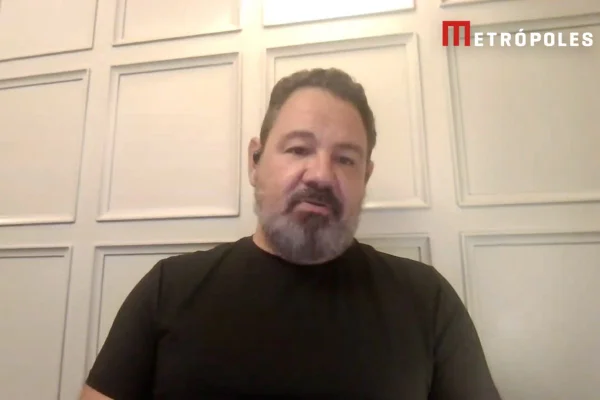 Foto colorida do consultor financeiro Ricardo Siqueira Rodrigues - Metrópoles