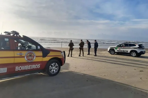 Imagem colorida mostra buscas por desaparecido após queda de ponte entre RS e SC - Metrópoles