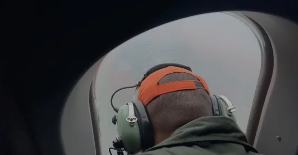 foto colorida de buscas aéreas da FAB sobre a região de Natividade da Serra (SP), em busca de helicóptero que desapareceu com quatro pessoas a caminho de Ilhabela - Metrópoles