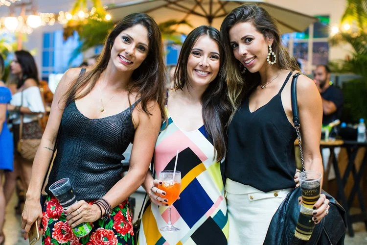 Laura Zuza, Angelica Maçaneiro e Gabriela Princhak Laura Zuza, Angelica Maçaneiro e Gabriela Princhak