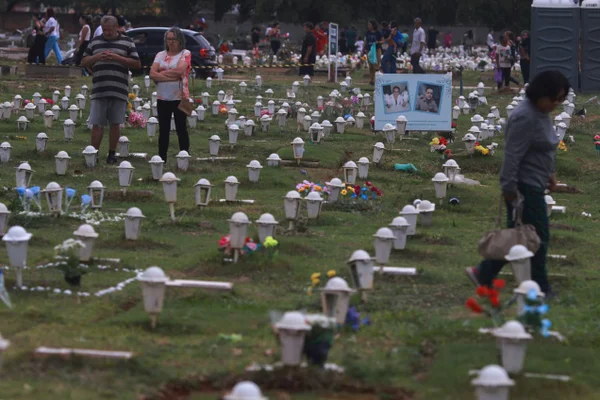 Dias dos Finados no Campo da Esperança de Taguatinga - Metrópoles