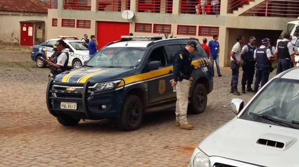 Policial rodoviário mata homem que portava arma falsa no DF