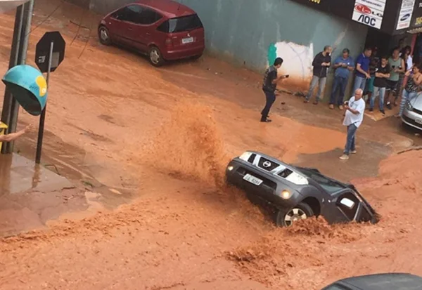 Inmet e Defesa Civil emitem alertas de temporais no DF