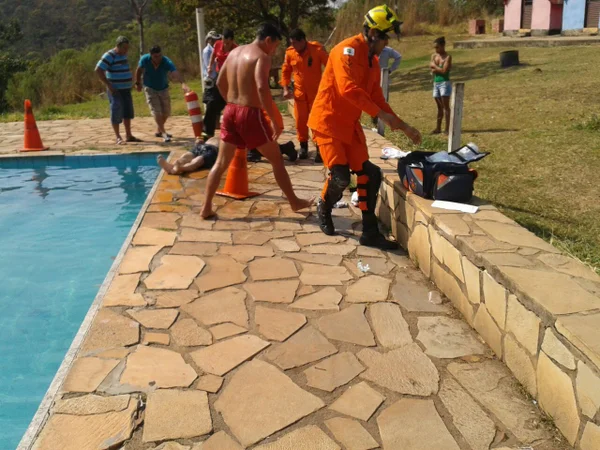Homem morre afogado em clube no Gama