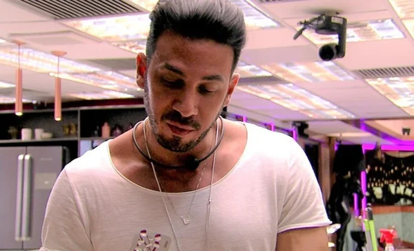 BBB19: “Mais pesado que o Péricles”, diz Gustavo sobre clima no quarto