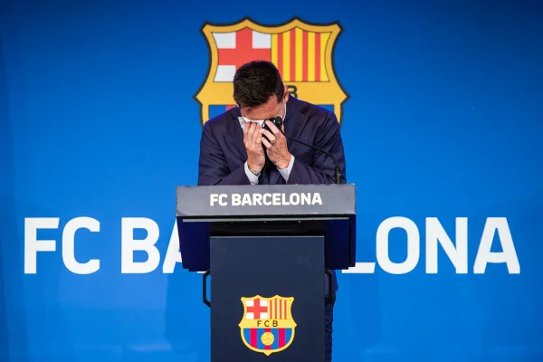 Em entrevista coletiva, Messi se despede oficialmente do Barcelona