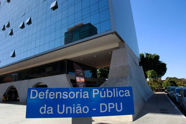 DPU realiza mutirão de atendimento em estação do Metrô na Asa Sul