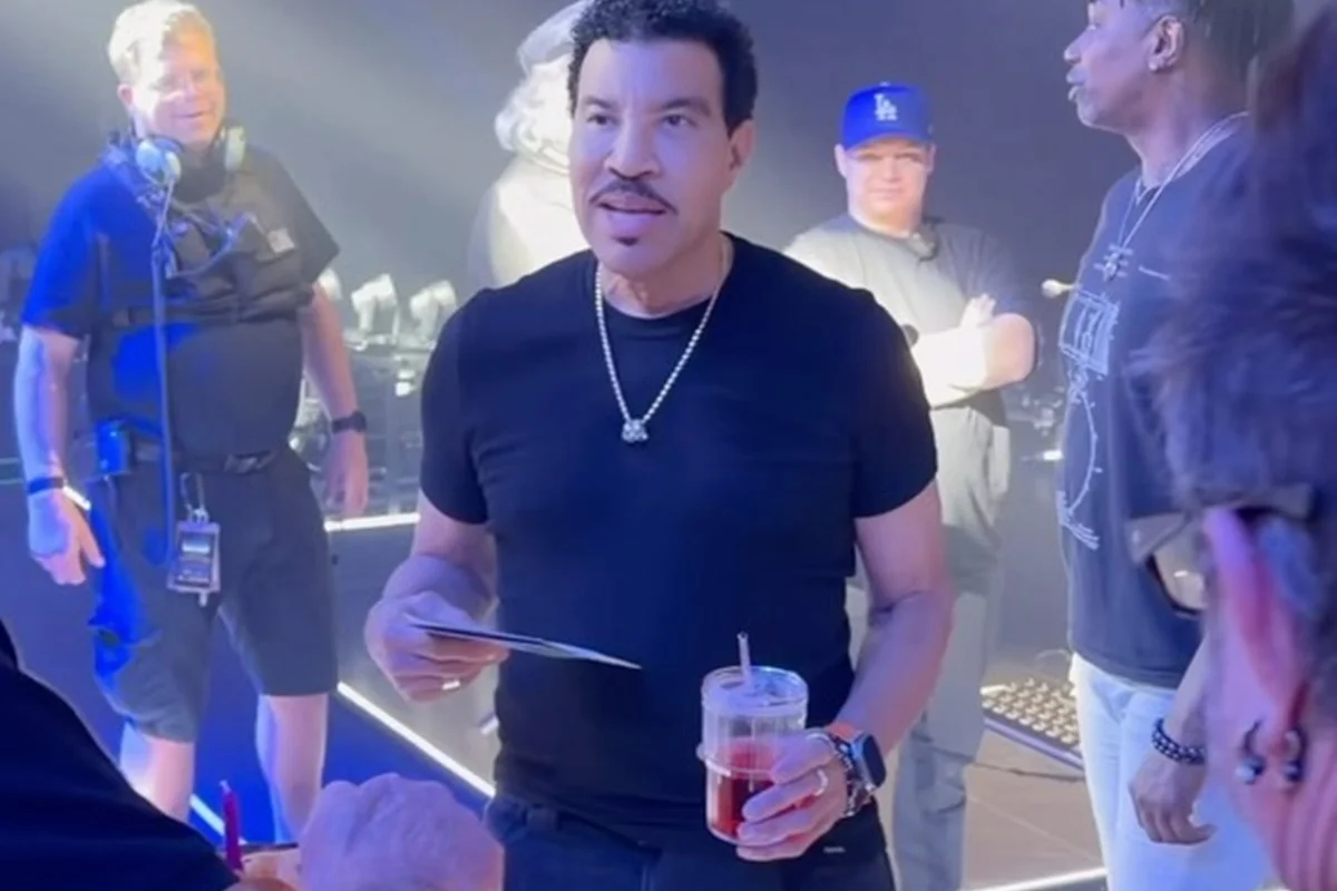 Lionel Richie teve fibrilação atrial e acabou no hospital Lionel Richie teve fibrilação atrial e acabou no hospital