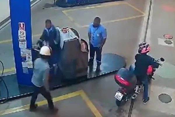 Frentistas rendidos e assaltados em posto de gasolina, no Gama