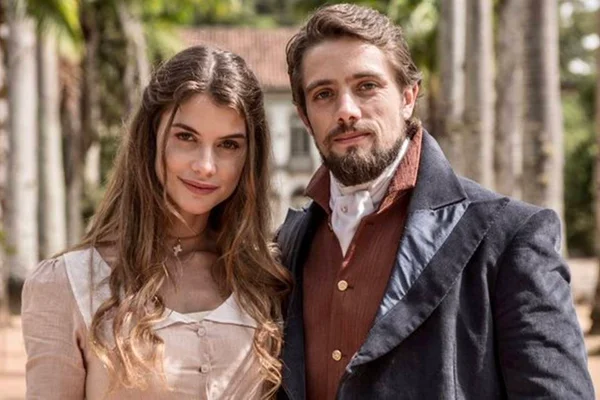 Rafael Cardoso e Aline Moraes em Além do Tempo