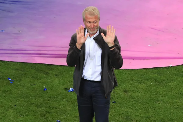 Roman Abramovich tem esquemas corruptos revelados pela BBC