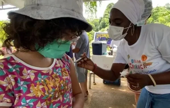 Saúde suspende Coronavac para crianças entre 3 e 4 anos em Salvador