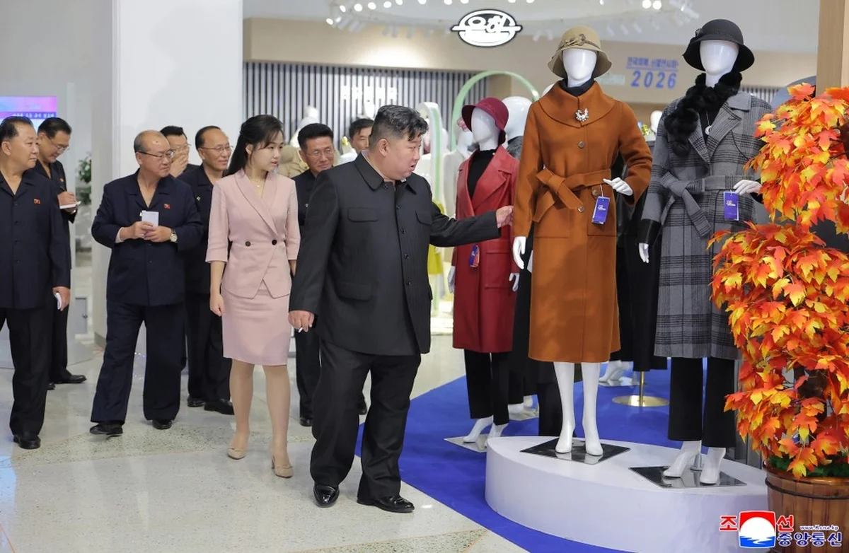 Kim vai a evento de moda na Coreia do Norte após boatos sobre sua morte - imagem 2 Kim vai a evento de moda na Coreia do Norte após boatos sobre sua morte - imagem 2