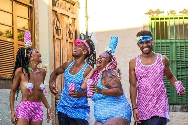 De novo: Farm é acusada de plágio em sua nova linha de Carnaval