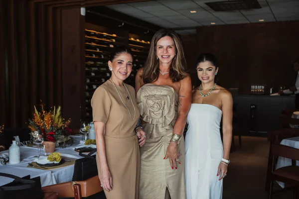 Maria Lúcia Negrão, Claudia Salomão e Isabele Temóteo
