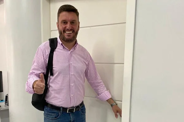 Foto colorida do prefeito de Rio do Sul, José Thomé - Metrópoles