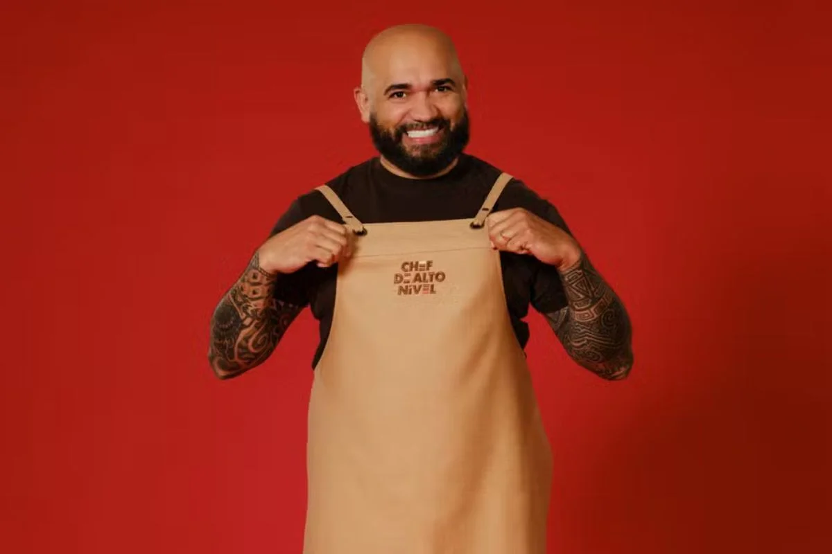 Anderson Sousa, 47 anos, cozinheiro da internet, é natural de Marabá (PA), vive em Portugal há 26 anos e comanda o restaurante Maloca da Tuttapanna Anderson Sousa, 47 anos, cozinheiro da internet, é natural de Marabá (PA), vive em Portugal há 26 anos e comanda o restaurante Maloca da Tuttapanna