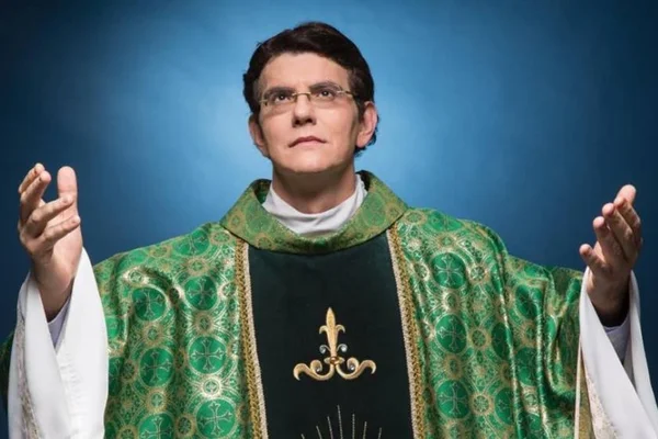 Padre Reginaldo Manzotti desabafa sobre rumor de ter engravidado jovem