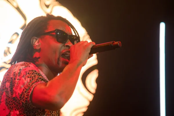 Toni Garrido grava nova versão da música Palco de Gilberto Gil