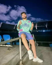 Kadu Martins, dono do hit Novinha do OnlyFans, grava DVD em Fortaleza