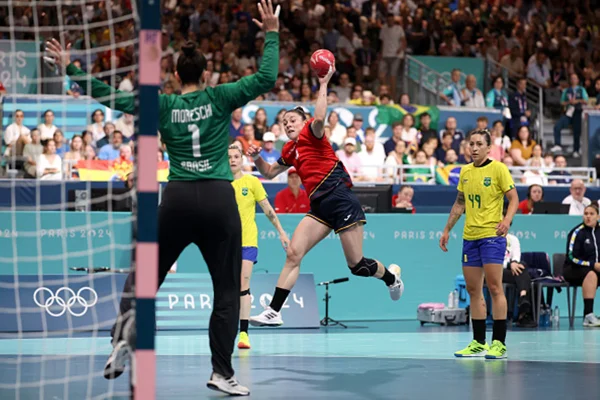 Conheça o “paredão” Gabi Moreschi, goleira do handebol nas Olimpíadas