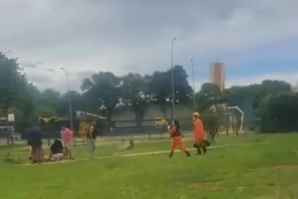 Homem de 33 anos é esfaqueado após discussão em parquinho no DF