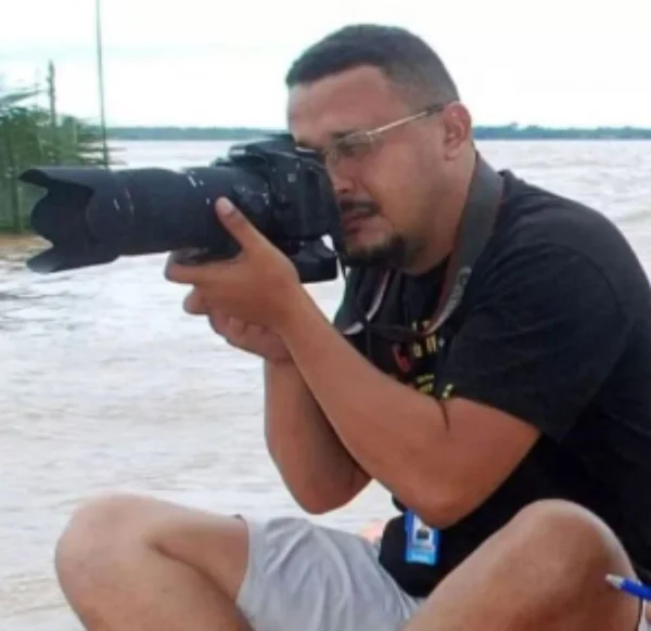 Douglas Júnior, repórter fotográfico que morreu aos 47 anos, depois de engolir uma espinha de peixe