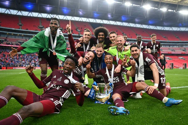 Com torcida, Leicester bate Chelsea e conquista Copa da Inglaterra