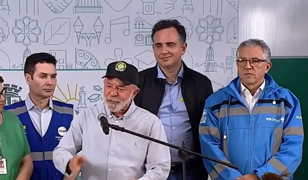 Lula, o senador Rodrigo Pacheco e ministros em viagem a Minas