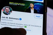 Segundo Kaique Brito, o presidente Bolsonaro o bloqueou após o adolescente comentar "aleluia, arrepiei" em um tuíte do governante Segundo Kaique Brito, o presidente Bolsonaro o bloqueou após o adolescente comentar "aleluia, arrepiei" em um tuíte do governante