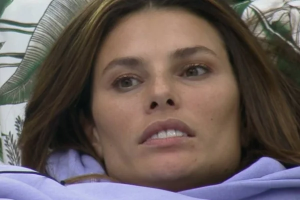 Tati questiona Dayane: “Não sabia que você gostava de mulher”